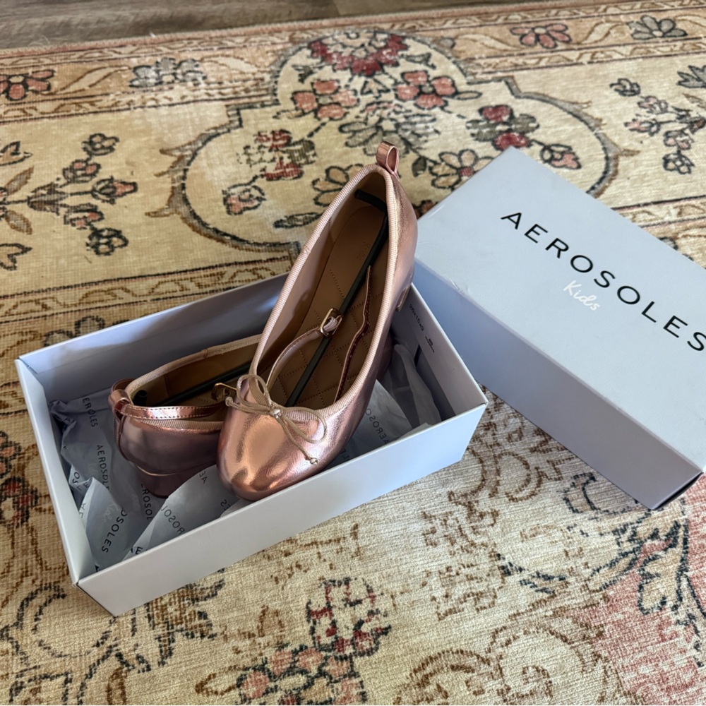 Aerosoles GIRLS Rose gold heels size 2